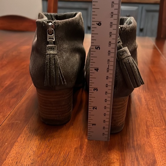 Toms Leila suede ankle boots gray-green color women’s sz 8 zip with tassles - Picture 9 of 9